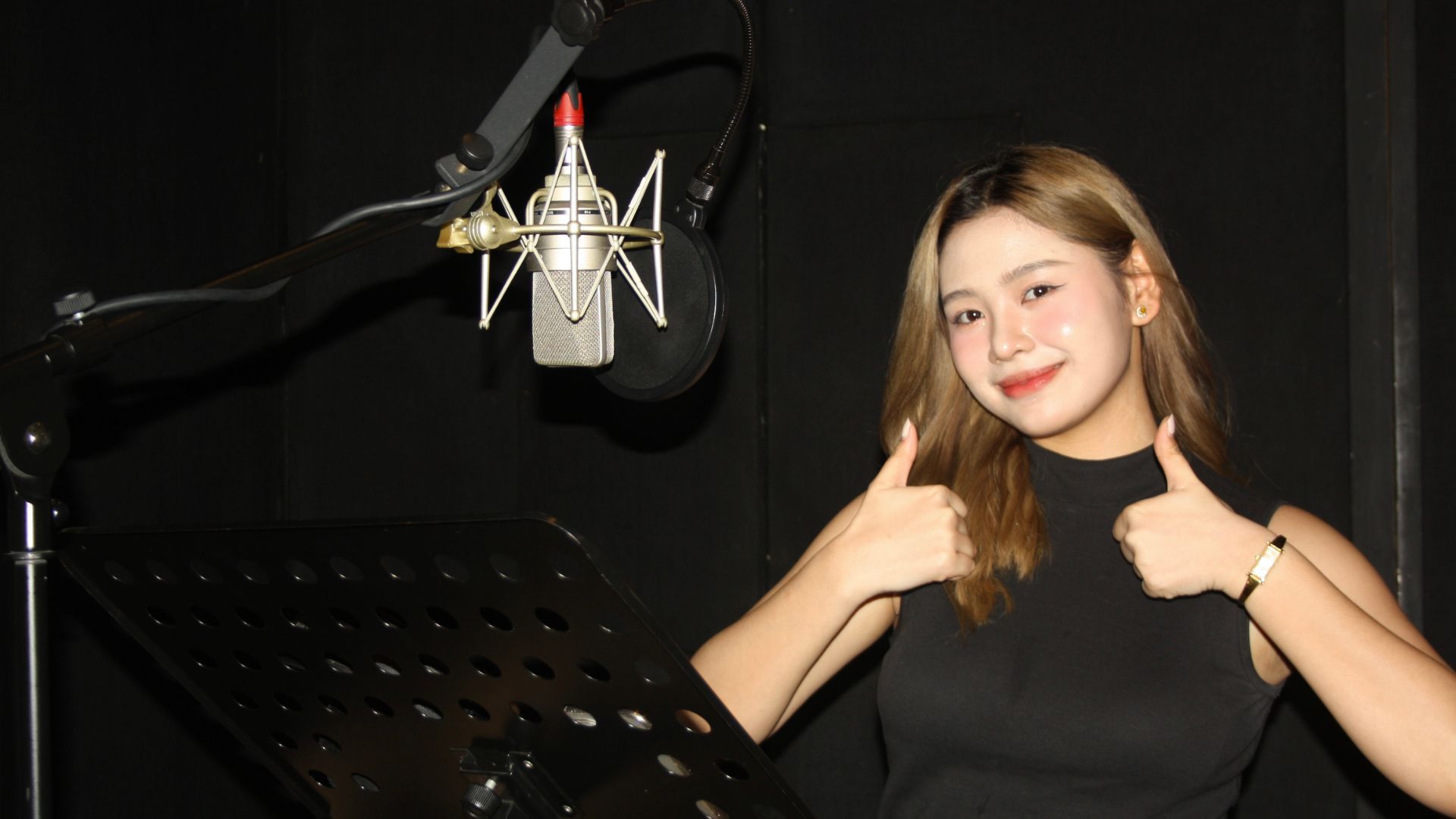 Sofi Fermazi Showcases Vibrant Pop Sound In Debut EP “u4me”